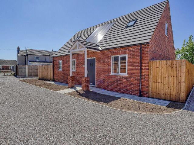 Bungalow for sale in Newbigg, Crowle