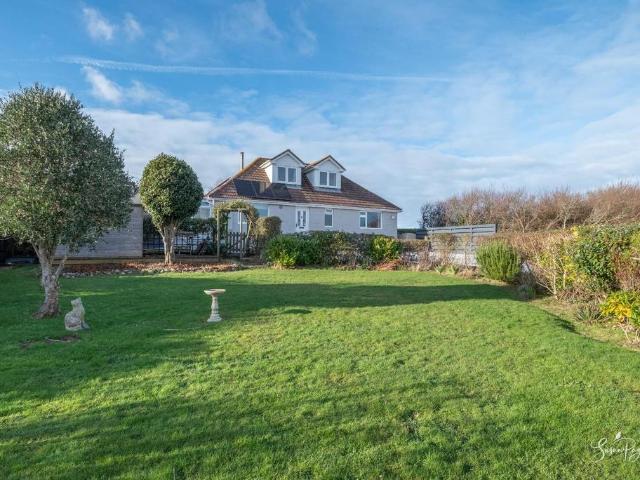 Bungalow for sale in Bierley, Niton
