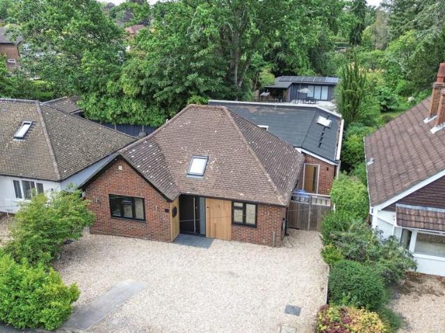 Bungalow for sale in Fleet, Hart