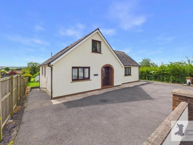 Bungalow for sale in Llandissilio, Wales