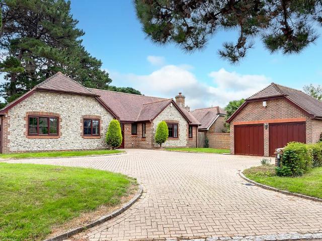 Bungalow for sale in Angmering, Clapham