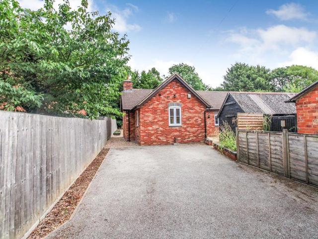 Bungalow for sale in Bedford