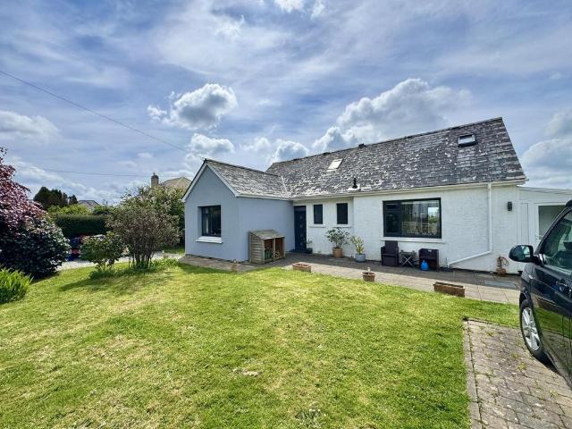 Bungalow for sale in Carnon Downs, Cornwall