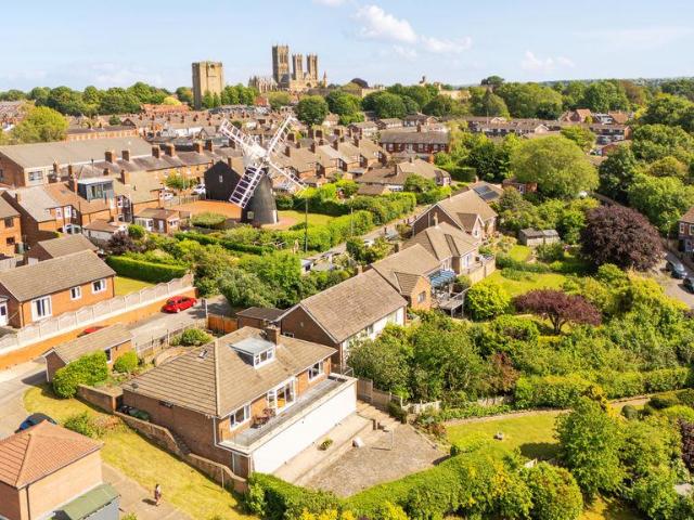 Bungalow for sale in Ermine West, Brayford