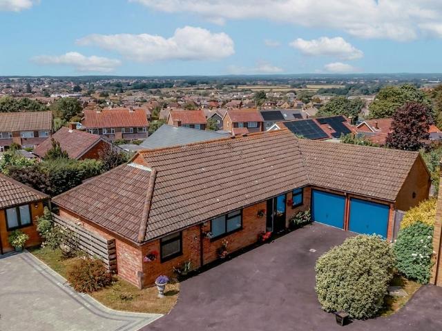 Bungalow for sale in Willingdon, Cross In Hand