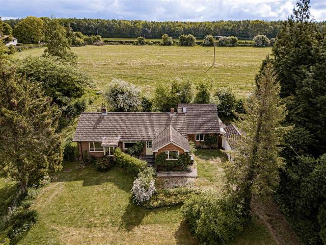 Bungalow for sale in Upper Hardres, The Bridge