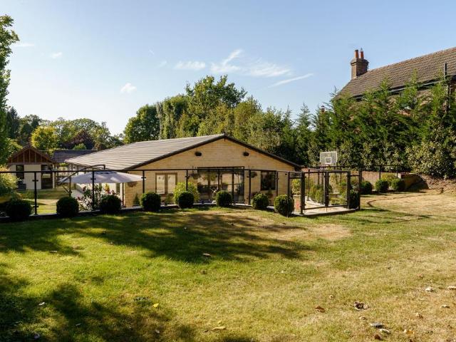 Bungalow for sale in Hillview, Surrey