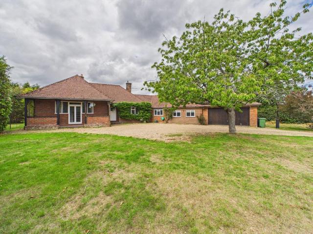 Bungalow for sale in Great Kingshill, Buckinghamshire