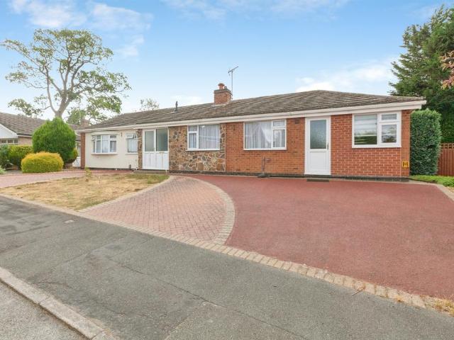 Bungalow for sale in Oadby, Leicestershire