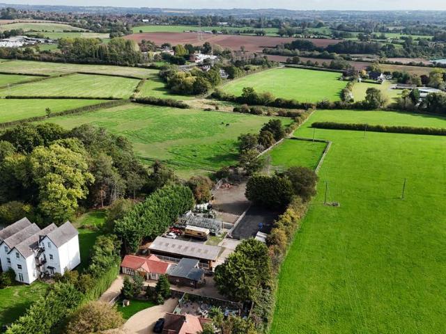 Bungalow for sale in Crookhill, Worcestershire