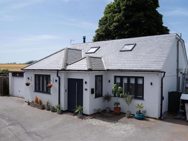 Bungalow for sale in Monks Orchard, Kent