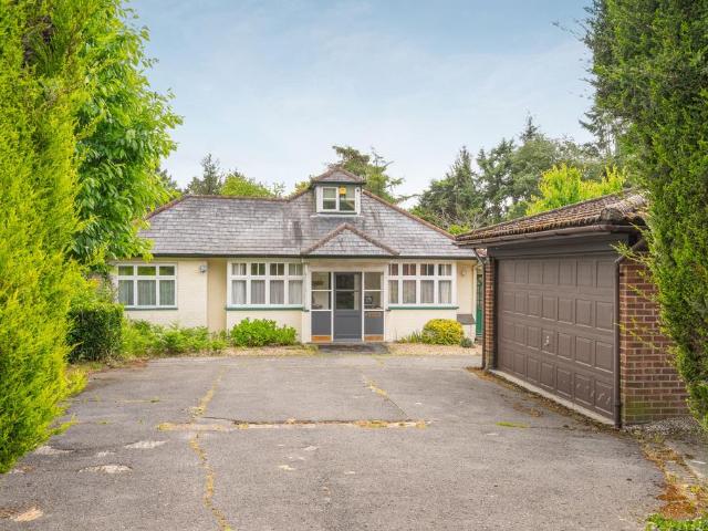 Bungalow for sale in Chavey Down, Winkfield