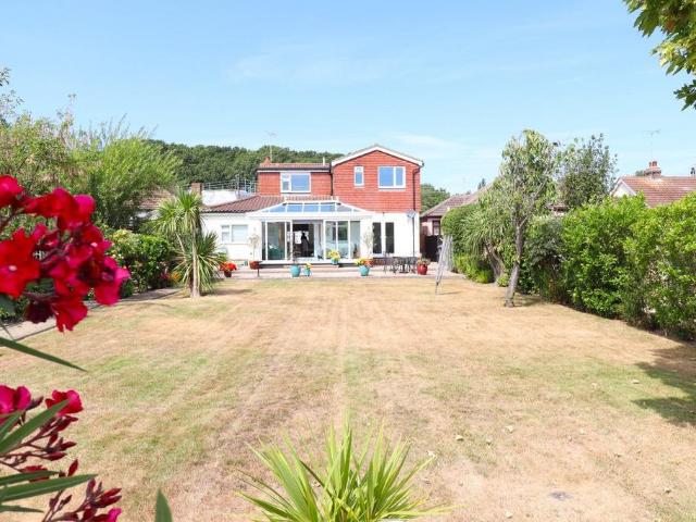 Bungalow for sale in Alton Barnes, Essex
