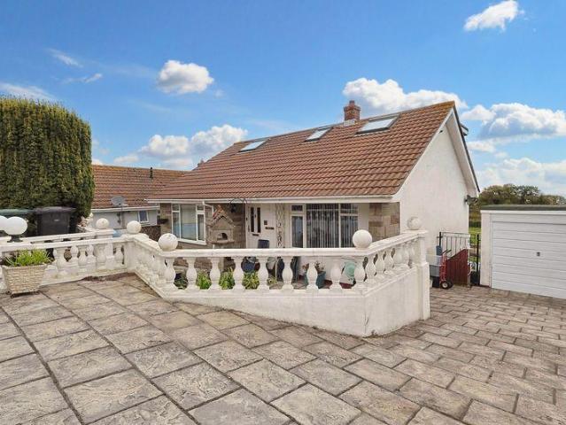 Bungalow for sale in Broadsands