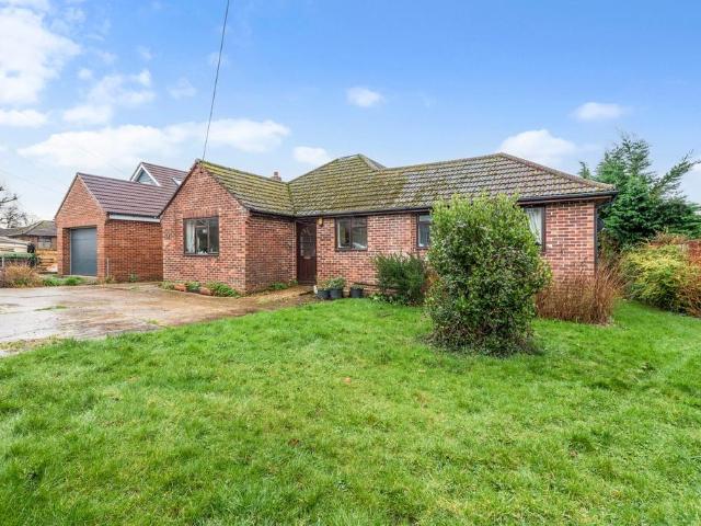 Bungalow for sale in Waltham Chase, Hampshire