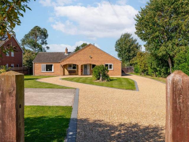 Bungalow for sale in Eastbridge, Suffolk
