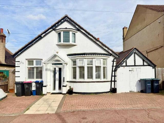 Bungalow for sale in Alton Barnes, Essex