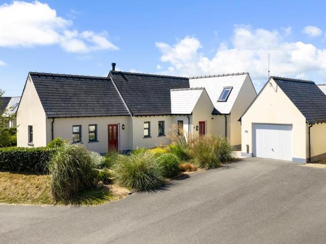 Bungalow for sale in Nolton and Roch, Wales