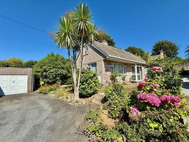 Bungalow for sale in Mount Wise