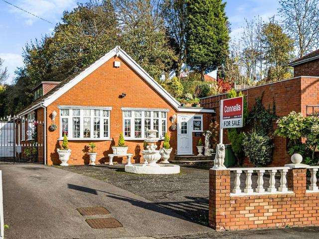 Bungalow for sale in Dixons Green, West Midlands