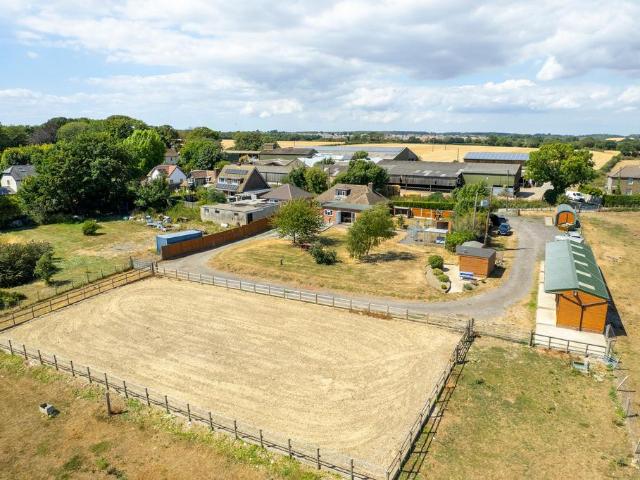 Bungalow for sale in Guston, Ash
