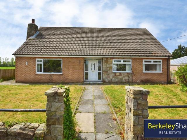 Bungalow for sale in Melling Mount, Sefton