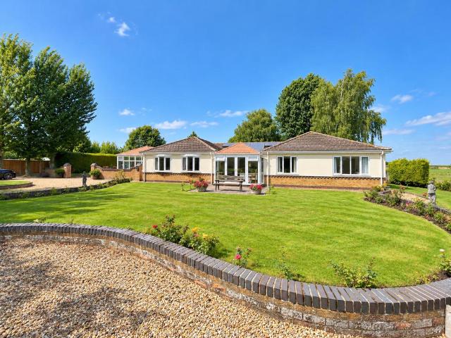 Bungalow for sale in Moulton Seas End, South Holland