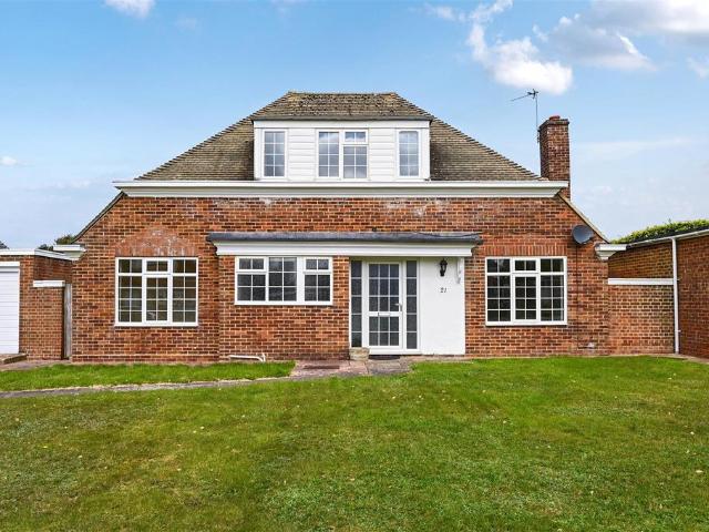 Bungalow for sale in Cooden, Heathlands