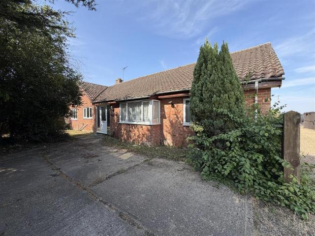 Bungalow for sale in Bedingfield, Suffolk