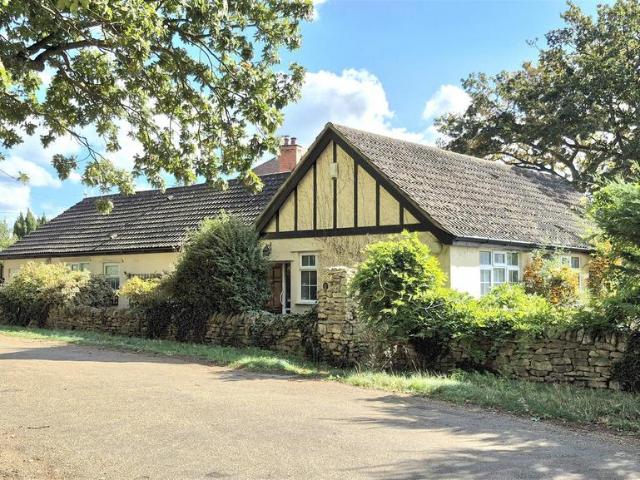 Bungalow for sale in Wavendon, Milton Keynes