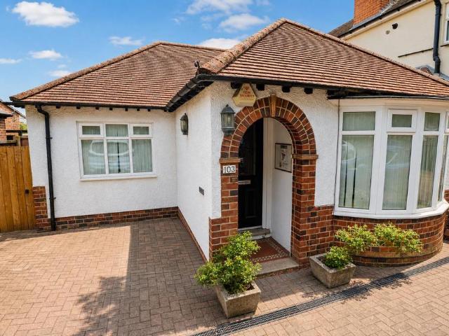 Bungalow for sale in Rushden