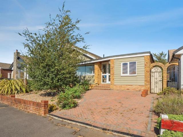 Bungalow for sale in Cowplain, Havant
