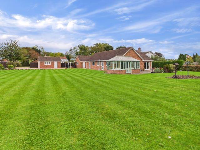 Bungalow for sale in Belleau, Lincolnshire