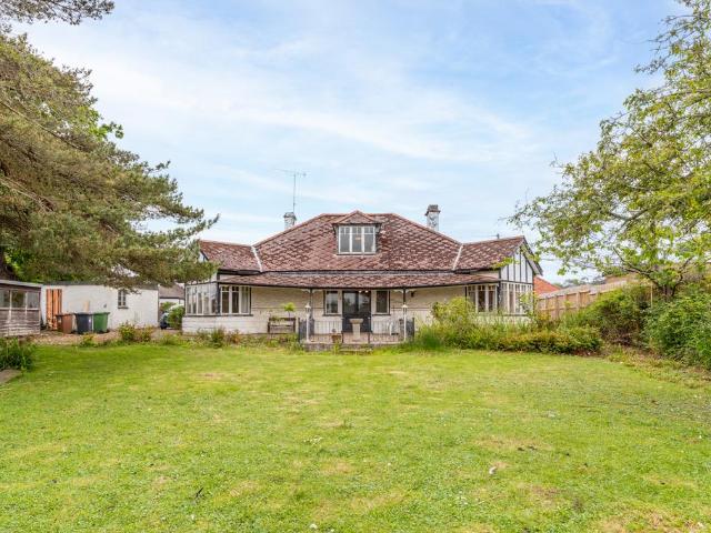 Bungalow for sale in Hoveton, Comers