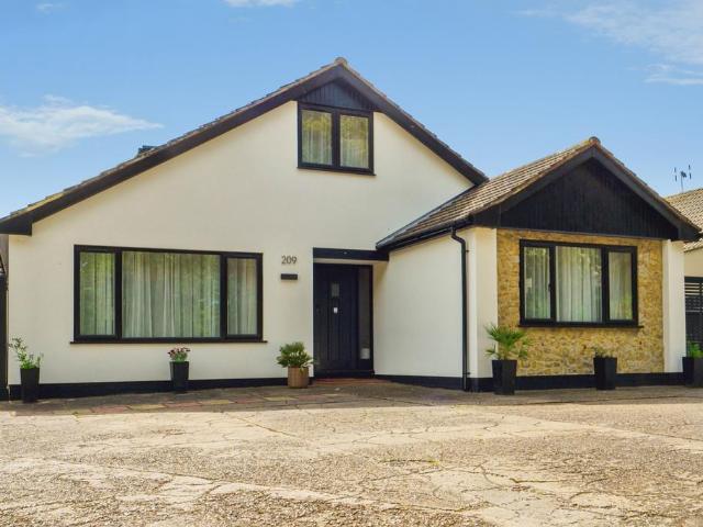 House for sale in East Cliftonville, Acol