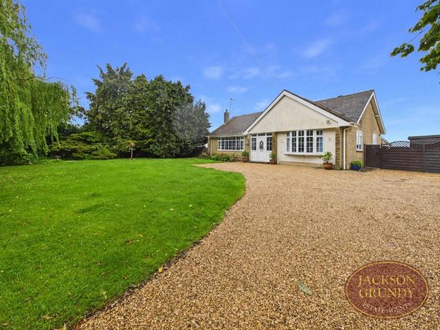 Bungalow for sale in Southbrook, Daventry