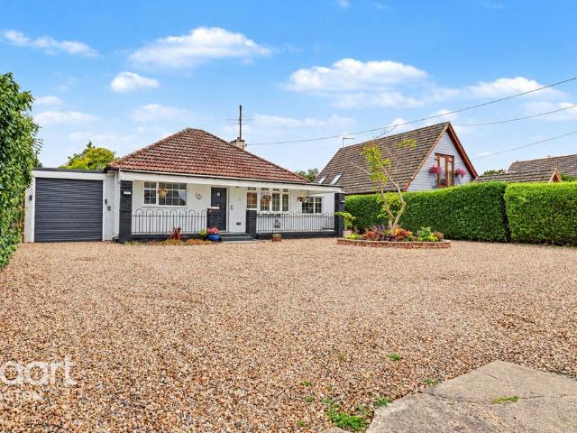 Bungalow for sale in Kirby Cross, Tendring