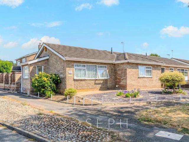 Bungalow for sale in Chelmondiston, Suffolk