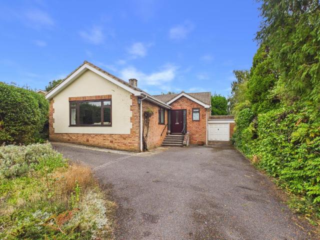 Bungalow for sale in Lunnon, Buckinghamshire