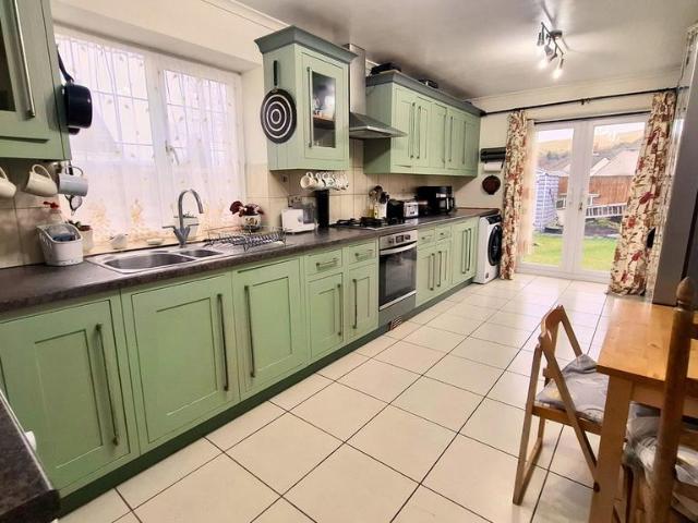 Bungalow for sale in Gwaun-cae-gurwen, Wales