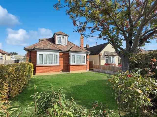 Bungalow for sale in The Bonners, Stanford-le-Hope