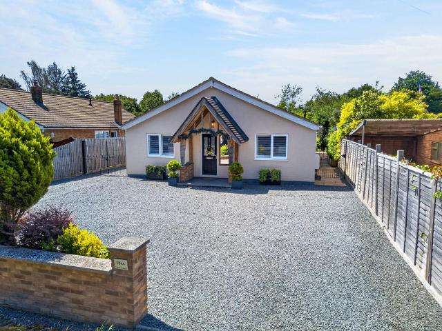 Bungalow for sale in Rushden