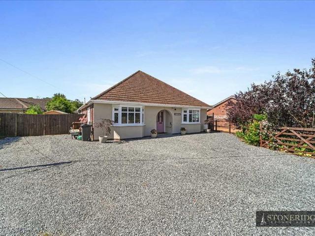Bungalow for sale in Brightlingsea, Dale Hill