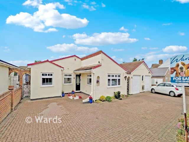 Bungalow for sale in Halfway, Swale