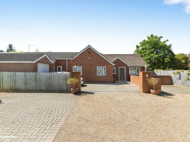 Bungalow for sale in Berrick Salome, Oxfordshire