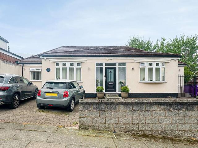 Bungalow for sale in Woolton, Calderstones