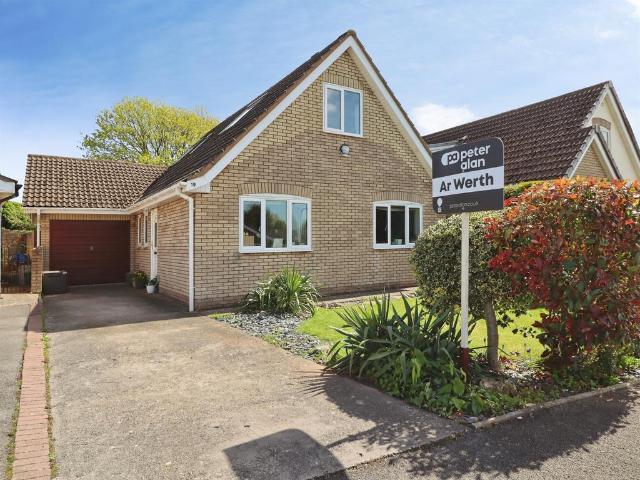 Bungalow for sale in Sully, Wales
