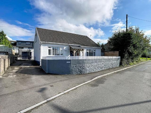 Bungalow for sale in Pen-y-cae, Sarn