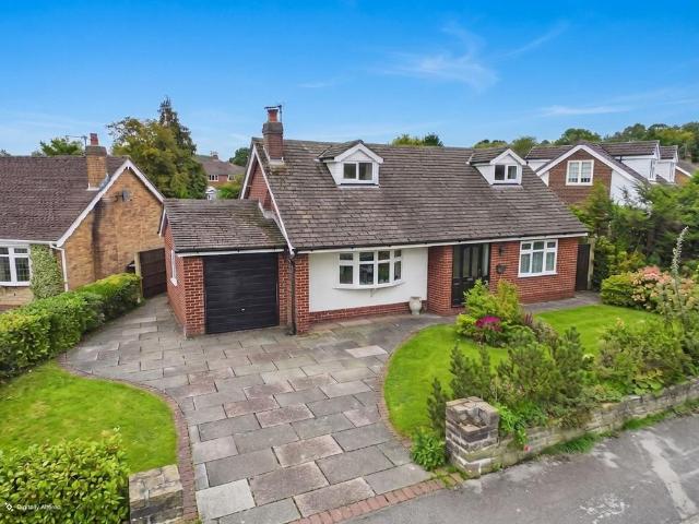 Bungalow for sale in High Lane, Stockport