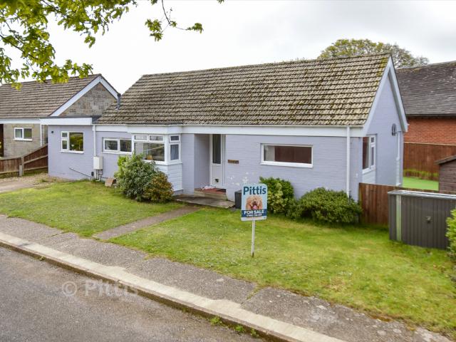Bungalow for sale in Freshwater, Isle Of Wight